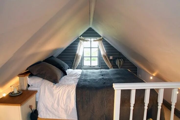 Под крышей дома твоего фото Pembe Yastık.: Naturel evlerden... Loft room, Attic rooms, Bedroom loft