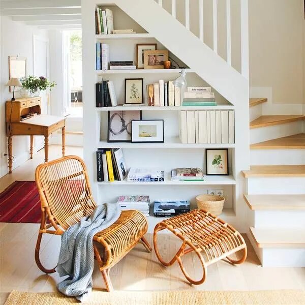 Под лестницей в доме фото Pretender ahorrar Decoraciones de casa, Diseño interior de una casa, Escaleras p