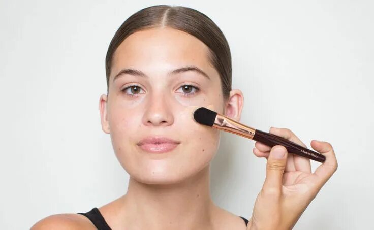 Под макияж что лучше наносить The Ultimate Guide to Applying Foundation Like a Pro How to apply foundation, Ma