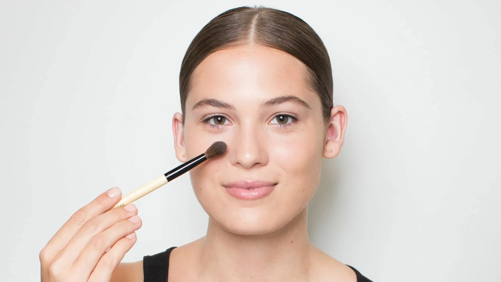 Под макияж что лучше наносить The Ultimate Guide to Applying Foundation Like a Pro How to apply foundation, Fl