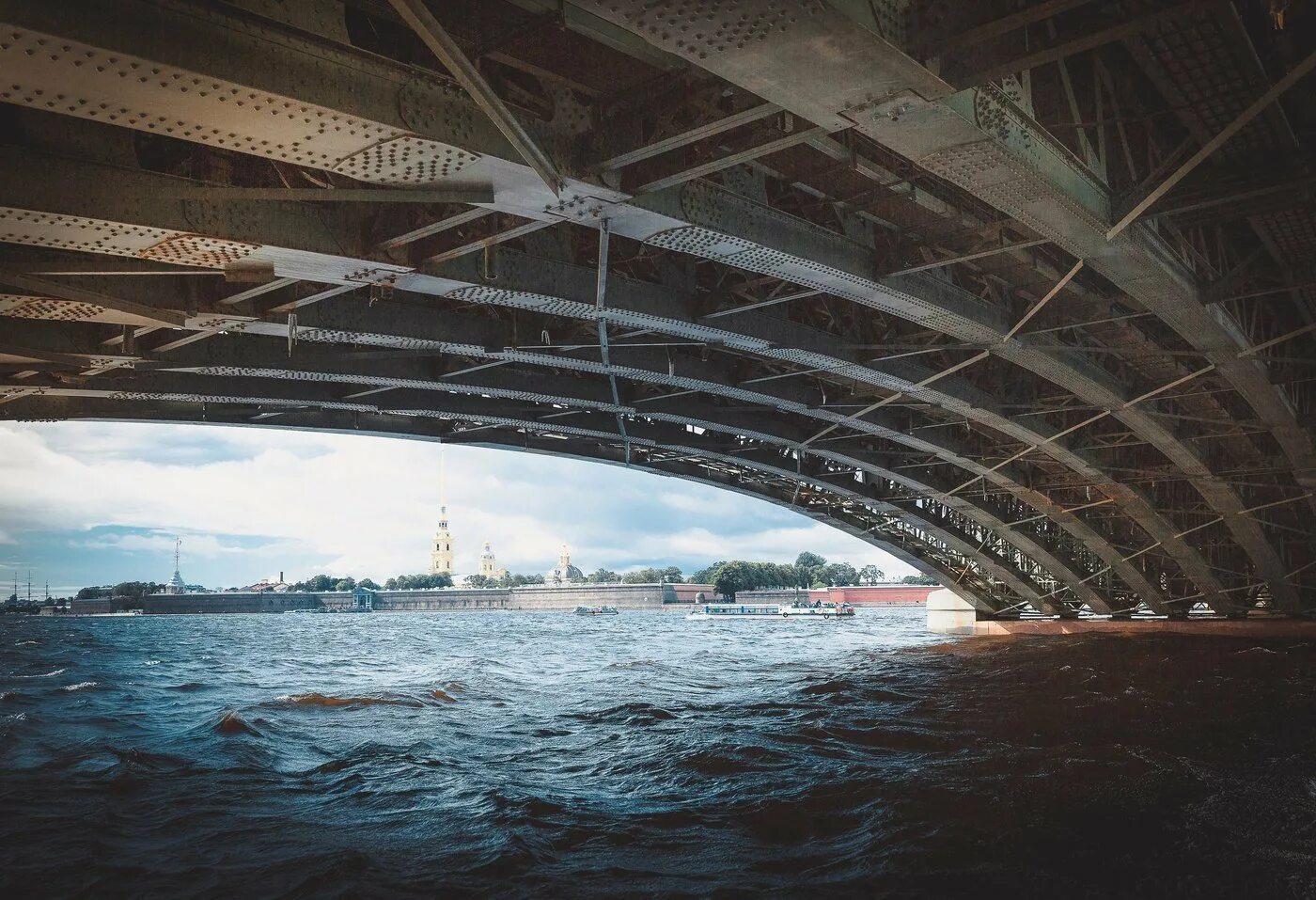 Под мостом реальная история фото Под мостами спб