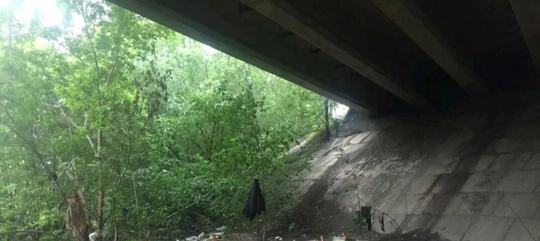 Под мостом реальная история фото Убийца с канцелярским ножом несколько часов избивал и насиловал свою жертву под 