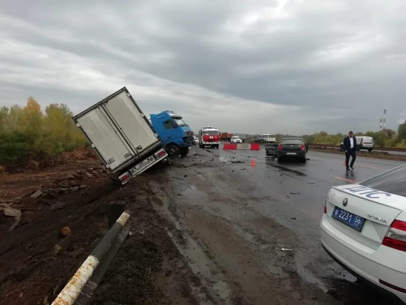 Под оренбургом фото ГИБДД Оренбурга проводит проверку по факту ДТП, в котором пострадал водитель лег