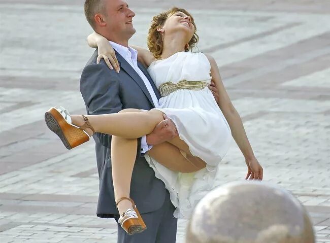 Под платьем жены фото Фото@Mail.Ru: : Случайно подсмотренные чулки