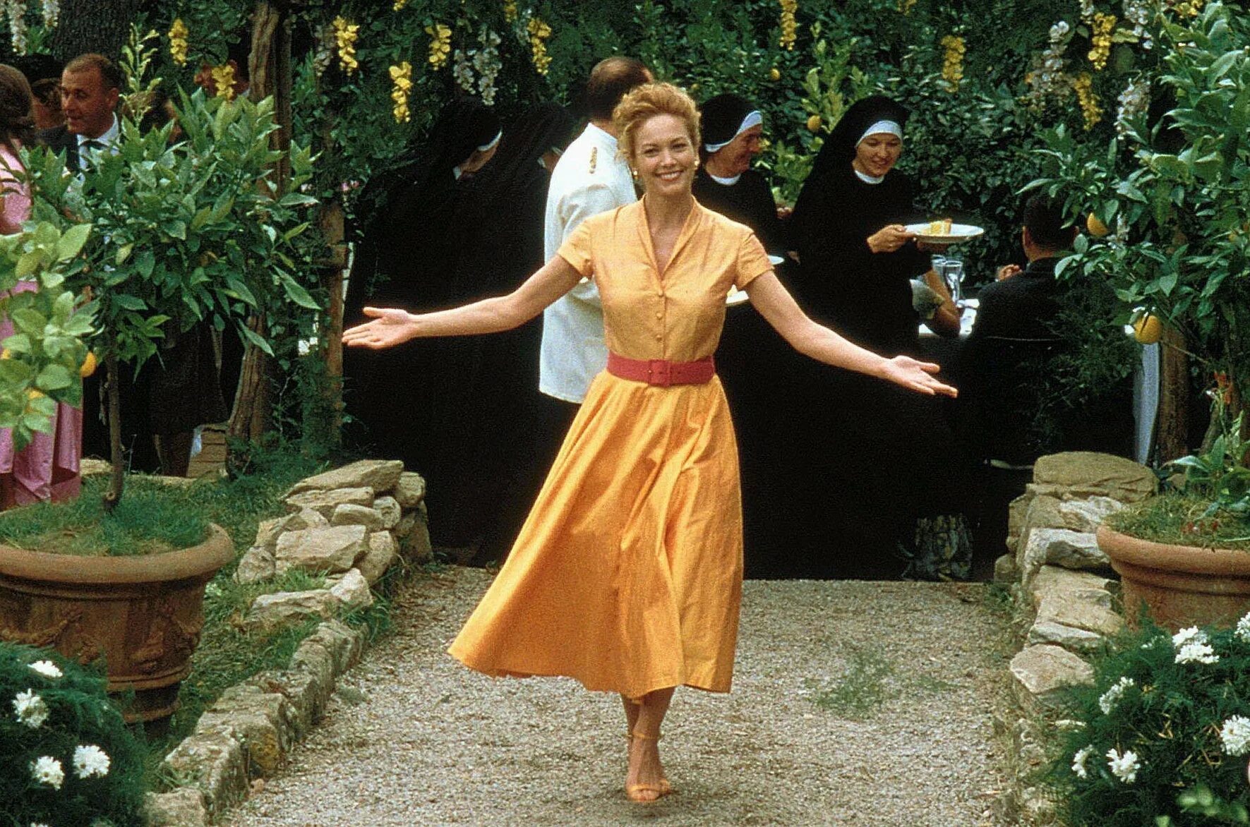 Под солнцем тосканы фото Iconic Yellow And Orange Outfits From 2000s Girl Movies