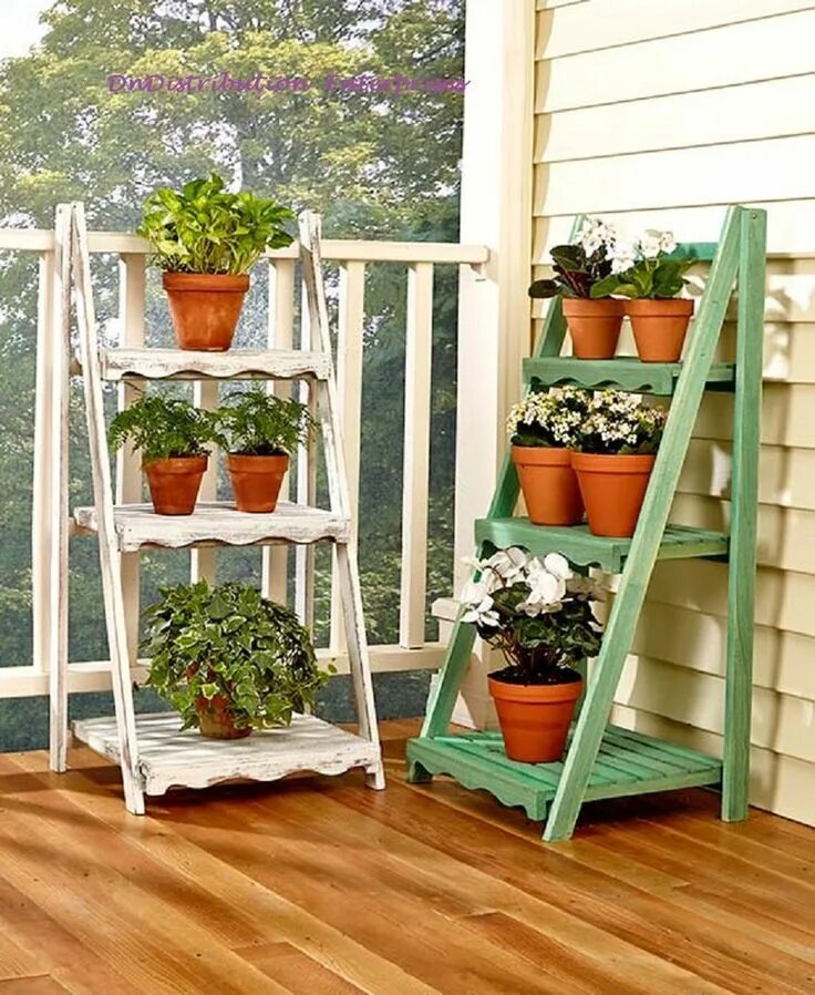 Под цветы на дачу своими руками Scalloped Edge Wood Ladder Shelf Distressed Finish 3 Slatted Shelves L Cinder bl
