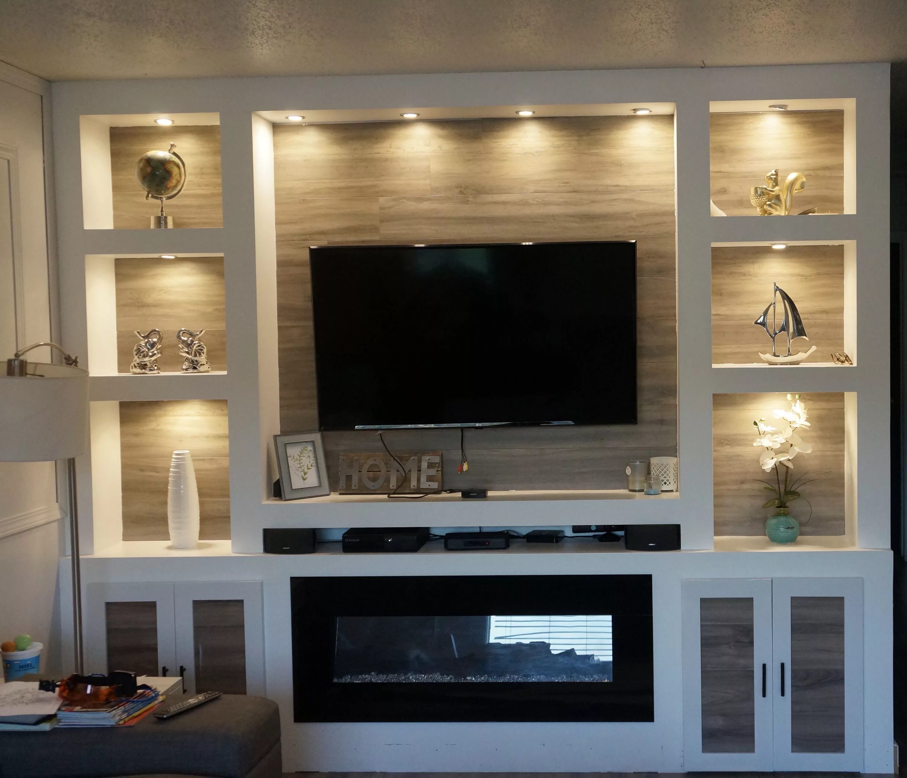 Под телевизор из гипсокартона фото Pin on Fireplace tv Feature wall living room, Interior decorating living room, L