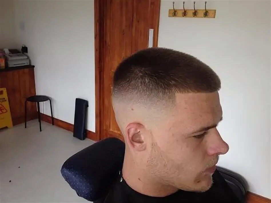 Под троечку стрижка мужская Neue Fade-Haarschnitte für 2018 , #haarschnitte Coole männer frisuren, Haarschni