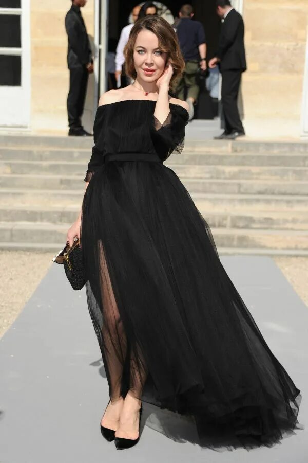 Под вечерним платьем фото Foto: Getty Images in 2019 Evening dresses, Fashion, Glamour