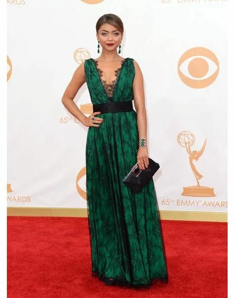 Под зеленое платье фото sarah hyland em ch carolina herrera Fashion, Nice dresses, Carolina herrera dres
