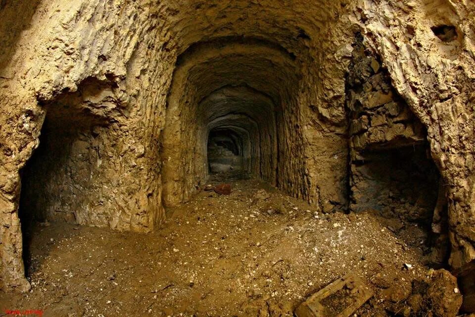 Под землей фото A network of caves has been discovered underneath a Primark and they are incredi