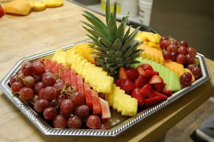 Подача фруктов фото Pin von Linh Phanthavong auf Party ideas Rezepte mit obst, Obstplatten, Ideen fü