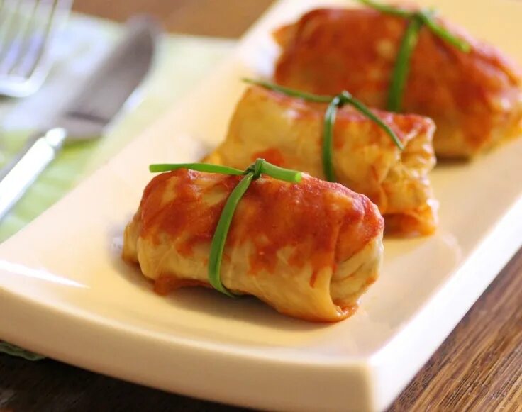 Подача голубцов в ресторане фото Sweet and yummy cabbage rolls!!! Cabbage rolls, Cabbage rolls recipe, Recipes