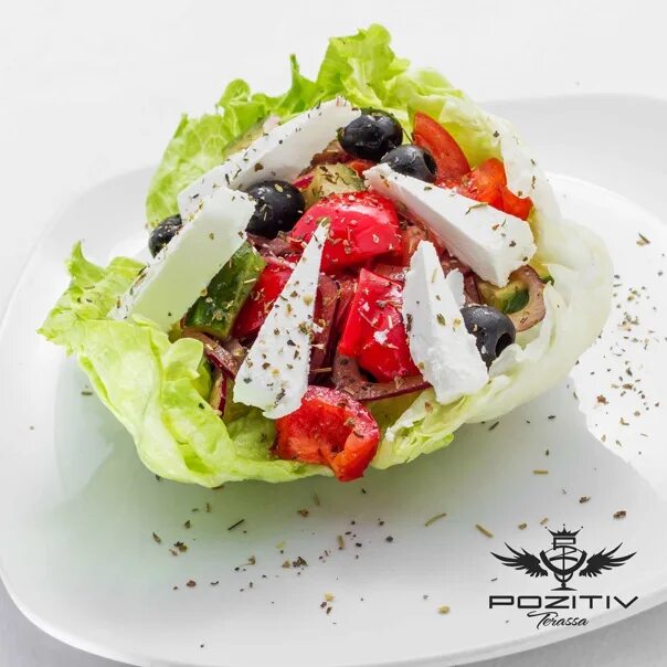 Подача греческого салата в ресторане фото Салат "Греческий" - лёгкий, вкусный для фигуры безопасный. Его непременно нужно 
