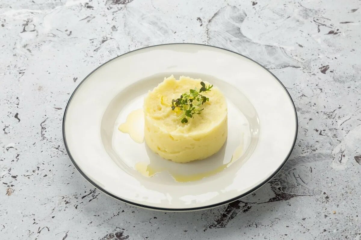 Подача картофельного пюре в ресторане фото Гулдер delivery in Aktobe Order Online with Glovo