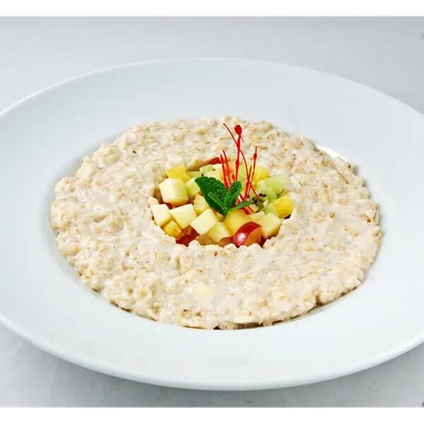 Подача каши в ресторане фото Каша овсяная с фруктами от Gusto Сургут Единая Служба Заказов Leverans.ru