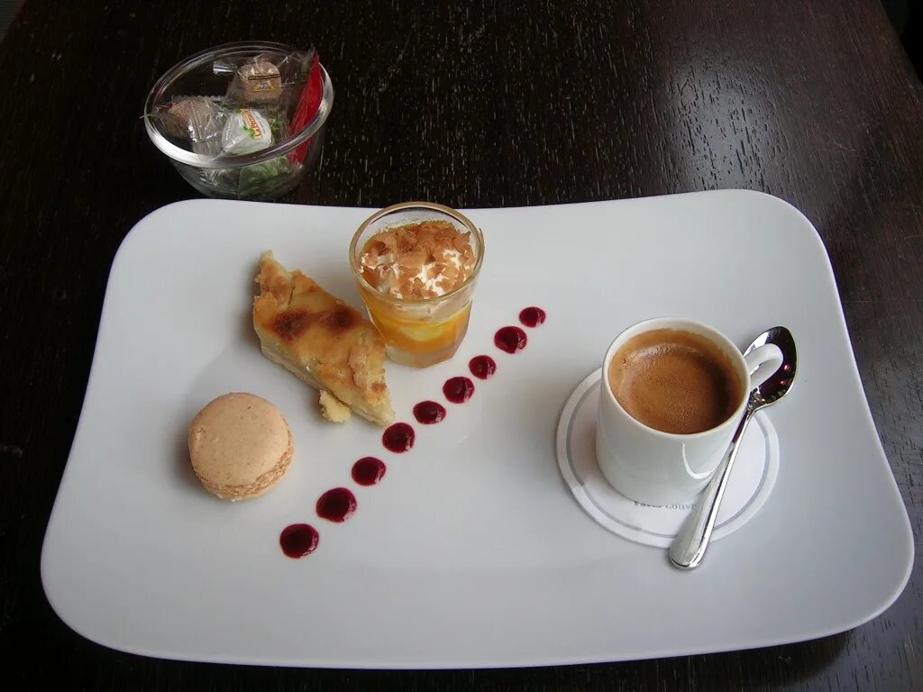 Подача кофе фото Файл:Cafe gourmand.JPG - Википедия