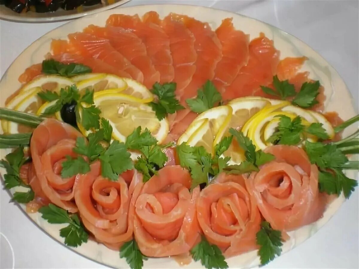 Подача красной рыбы на праздничный стол фото Красивые, вкусные нарезки к праздничному столу. Бюджетно. Искусно. Семейно. Дзен