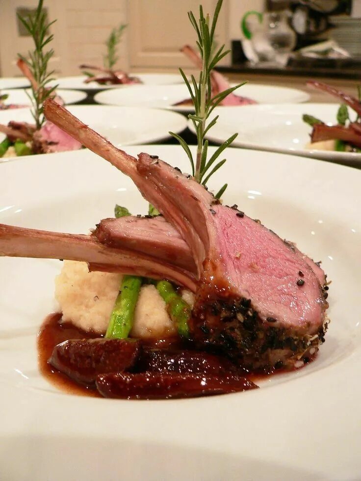 Подача мяса в ресторане фото Casamento Food plating, Food photography, Food presentation