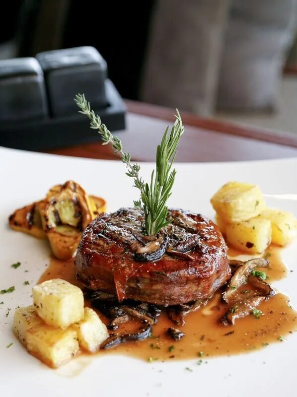 Подача мяса в ресторане фото Bobo's Steak San Francisco, CA Izgara, Tarifler