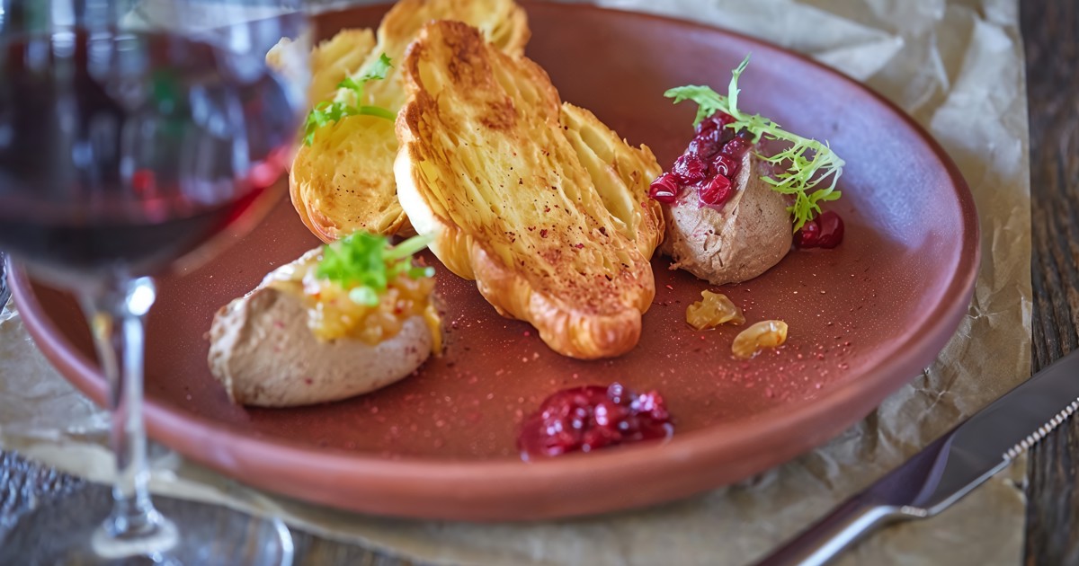 Подача паштета в ресторане фото Паштет из куриной печени с круассаном рецепт - Французская кухня: Завтраки. "Еда