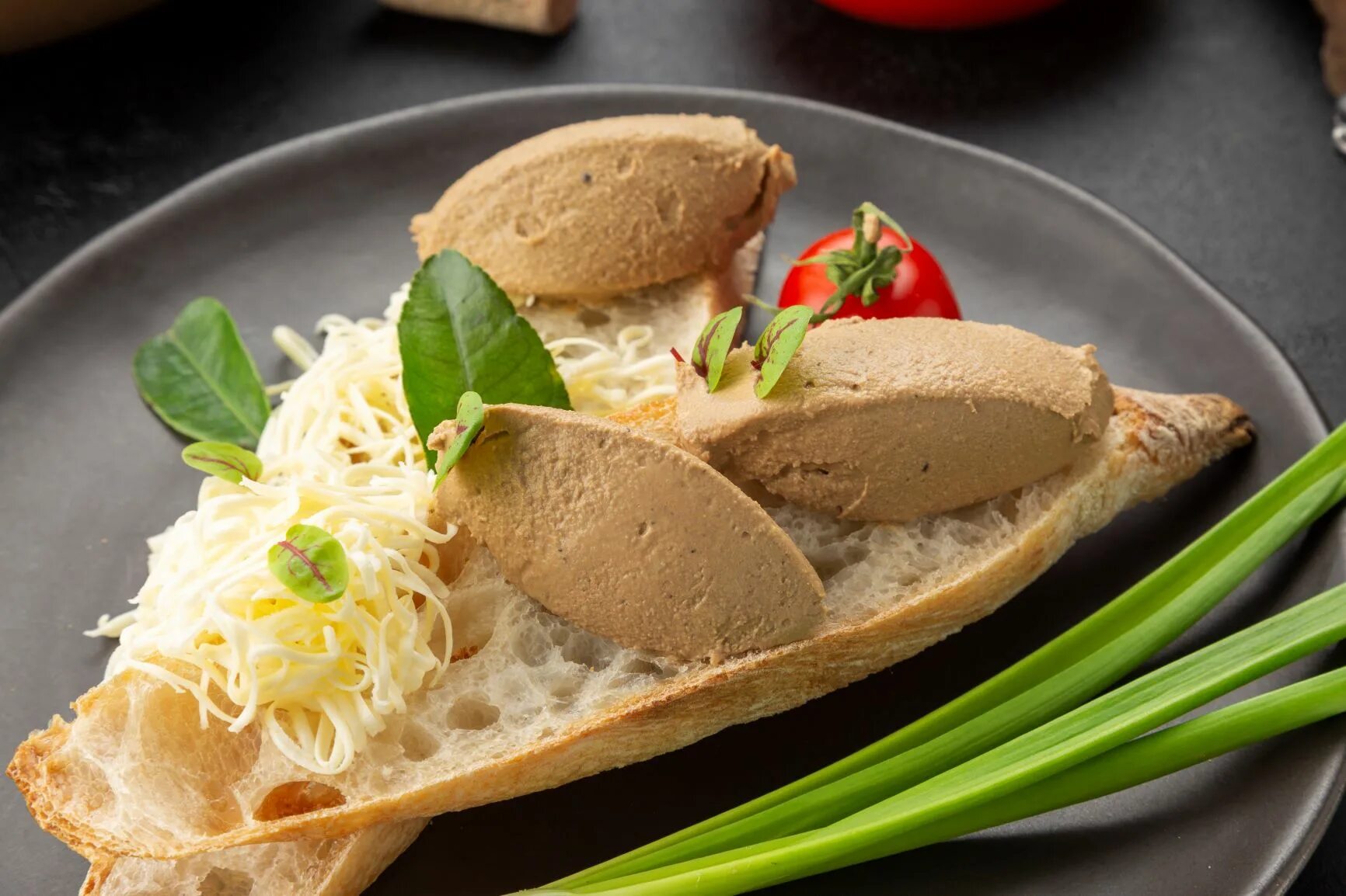 Подача паштета в ресторане фото Паштет из куриной печени