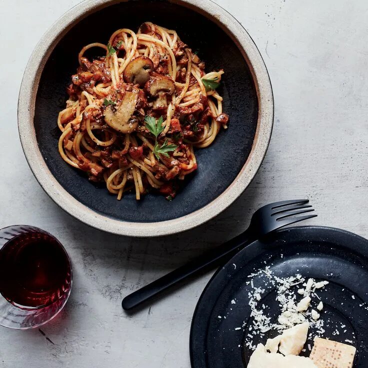 Подача пасты в ресторане фото Vegetarian Pasta Dishes Vegetarian pasta dishes, Healthy italian recipes, Italia