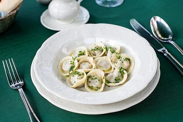 Подача пельменей в ресторане фото Where to Eat the Best Pelmeni in the World? TasteAtlas