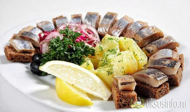 Подача селедки в ресторане фото Маринованная селедка с уксусом и луком: быстрые проверенные рецепты