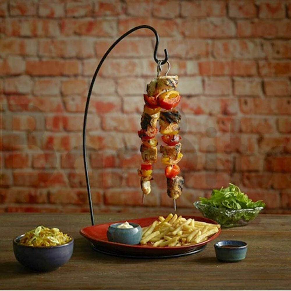 Подача шашлыка в ресторане фото BarBits Espetada Hanging Kebab Stand - Vertical Kebab Skewer Holder Tableware 50