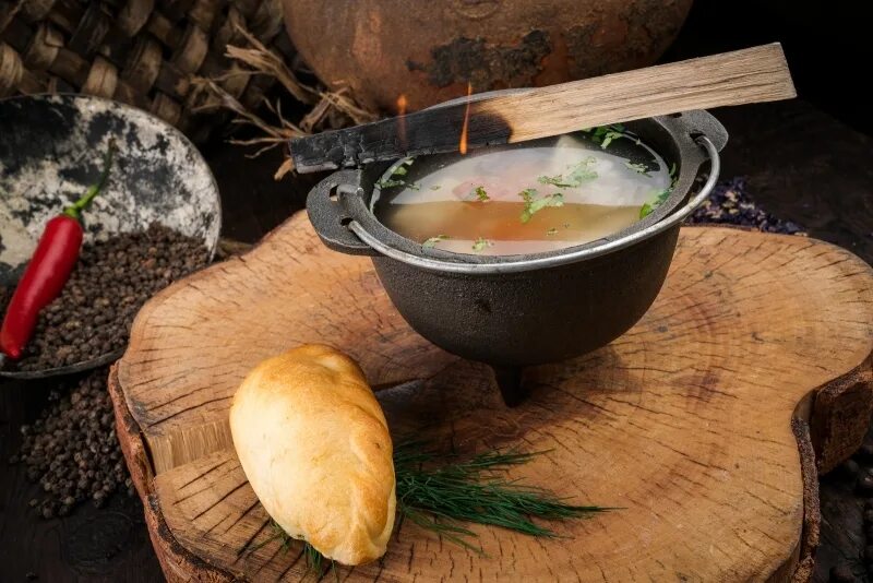 Подача ухи в ресторане фото KARELIAN FIRE FOOD