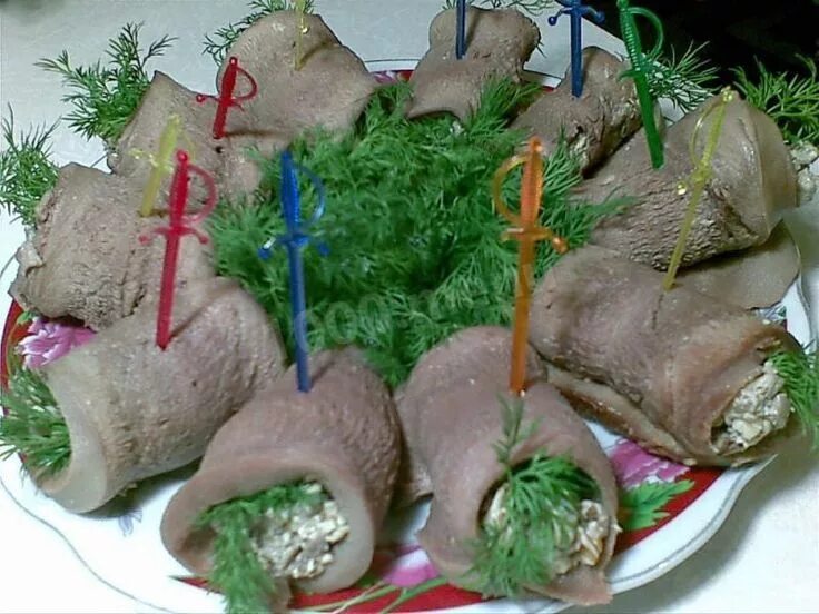 Подача языка на праздничный стол с фото Рулетики из языка рецепт с фото пошагово Recipe Ethnic recipes, Cooking, Grape l