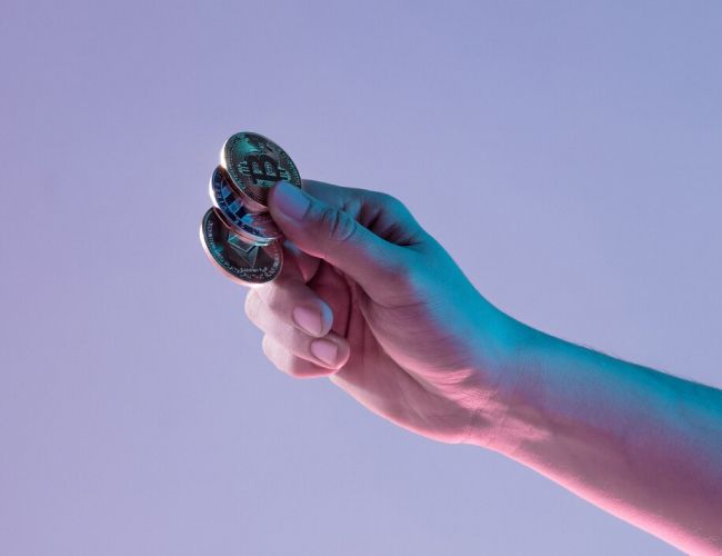 Подали в суд за использование фото Стейблкоин Ripple RLUSD готов к эксплуатации
