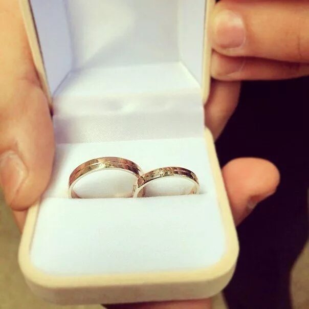 Подарили кольцо фото Wedding Ring Dorothea Hurley - NUKPIC.STORE