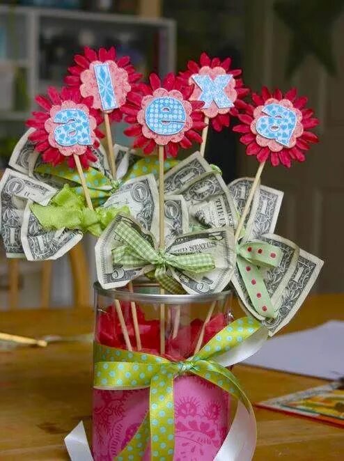Подарить деньги оригинально фото He Knew Giving Money Was A Boring Gift Idea, So He Got Creative... GENIUS! Creat