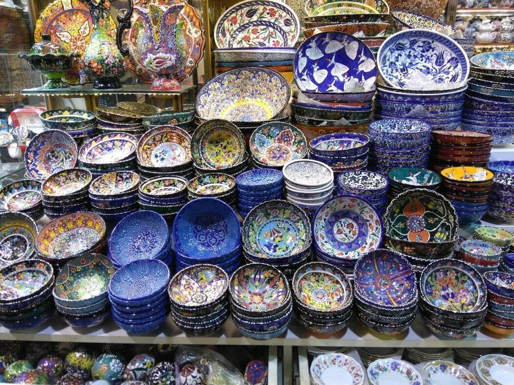 Подарки из турции что привезти фото Where to Stay in Istanbul (Best Places in 2024) Istanbul, Buying carpet, Alanya