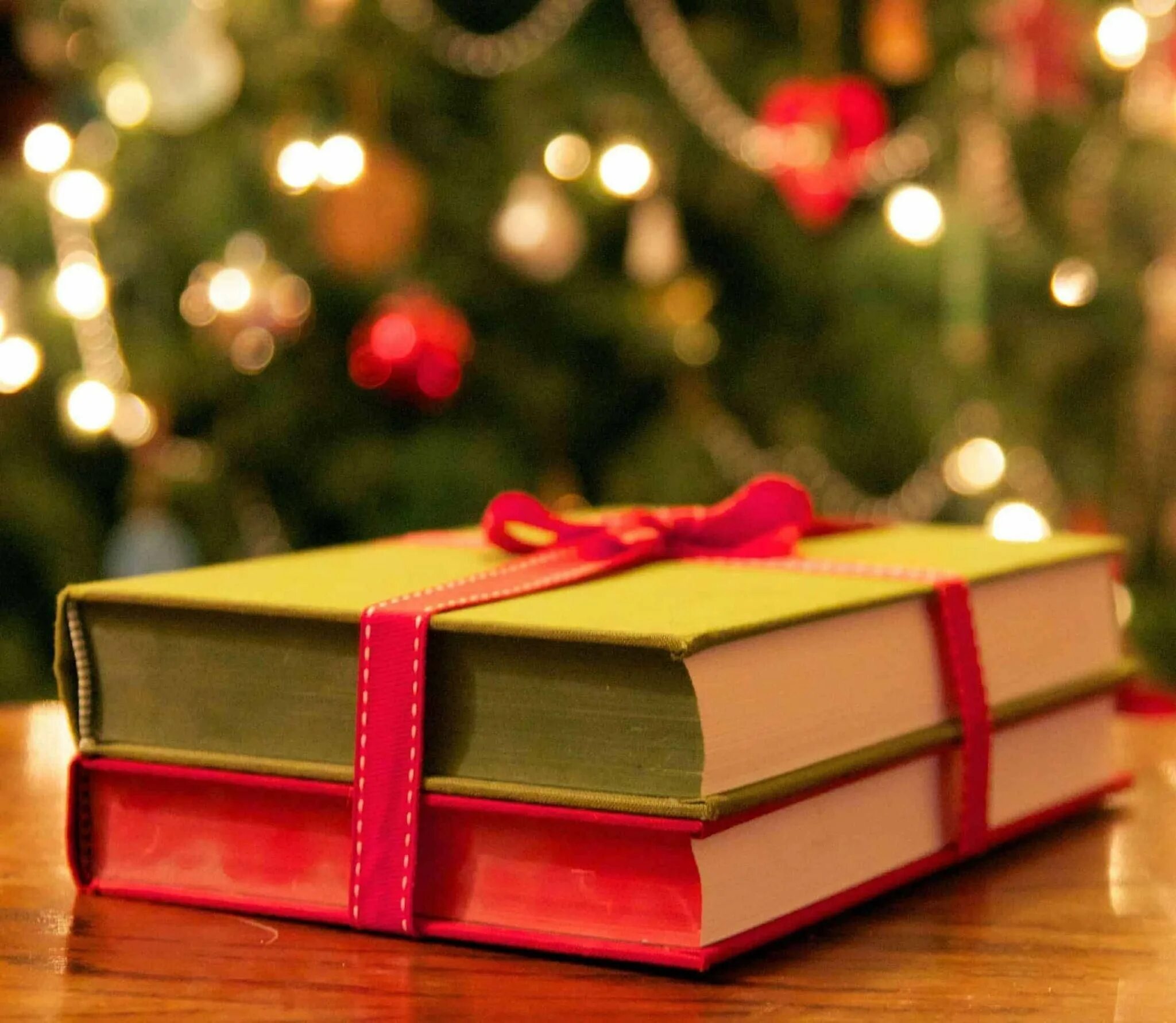 Подарки книги фото Книжная выставка "В новый год с новой книгой" 2023, Балтачевский район - дата и 