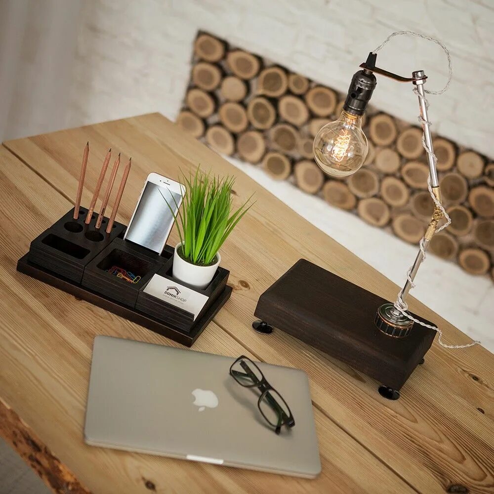 Подарки лофт стиль Table lamp Pride&Joy desinged out of wood, metal and car parts. Don't follow the