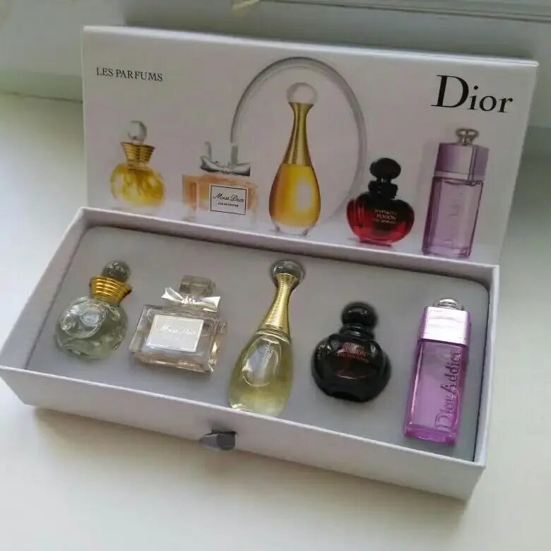 Подарок духи фото Подарочный набор духов Dior 5 ароматов в мини-флаконах по 5 мл. Подарочные короб