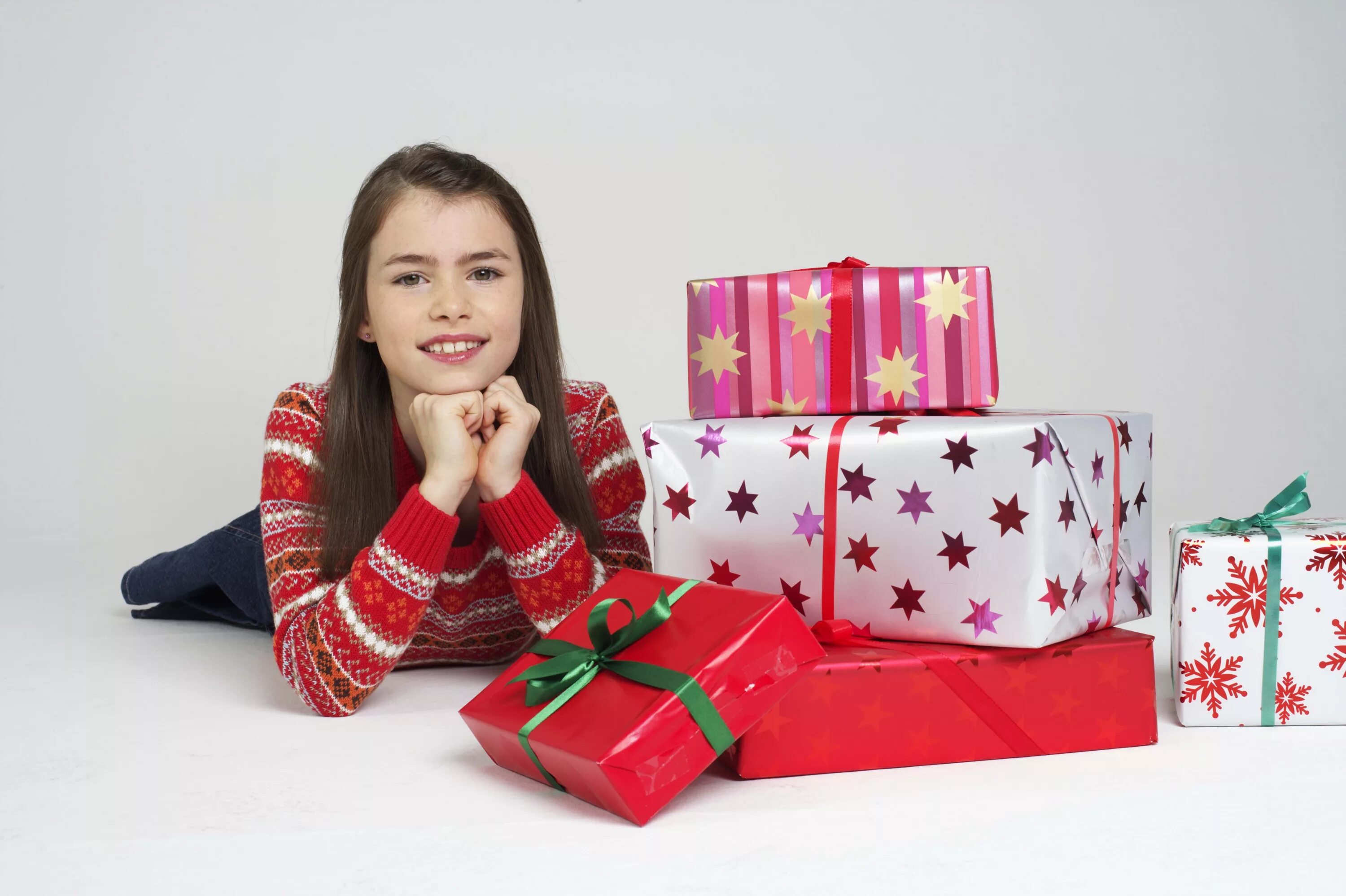 Подарок фото 9 лет Wallpaper : girl, boxes, gifts, white background 5158x3434 - wallhaven - 1033067