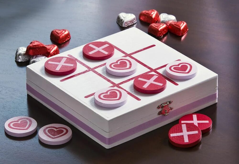 Подарок игра фото How to create a Valentine's Day Tic Tac Toe Board Halloween candy bar, Tic tac t