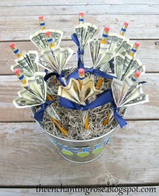 Подарок из денег своими руками фото The Enchanting Rose: Money Bouquets Money bouquet, Birthday money gifts, Creativ