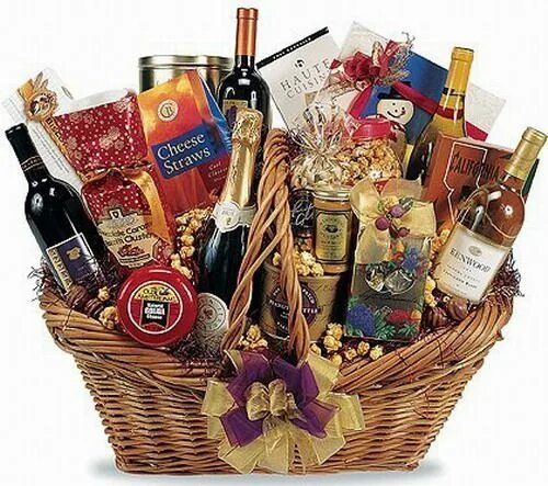 Подарок с днем рождения мужчине фото Pin by Натали on ОФОРМЛЕНИЕ ПОДАРКОВ Unique gift baskets, Alcohol gift baskets, 