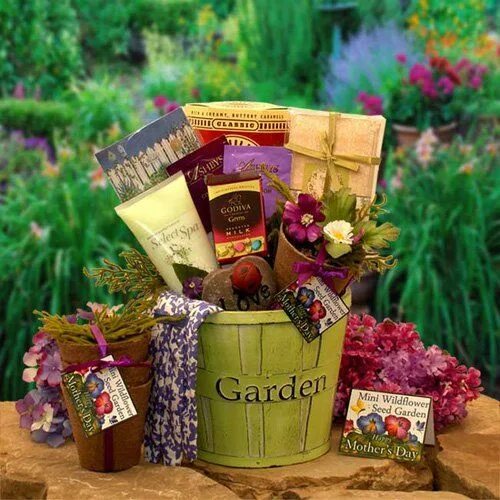 Подарок садовода фото Have to have it. Spring in Bloom Mother's Day Gardeners Gift Pot. -- Julianna Sk