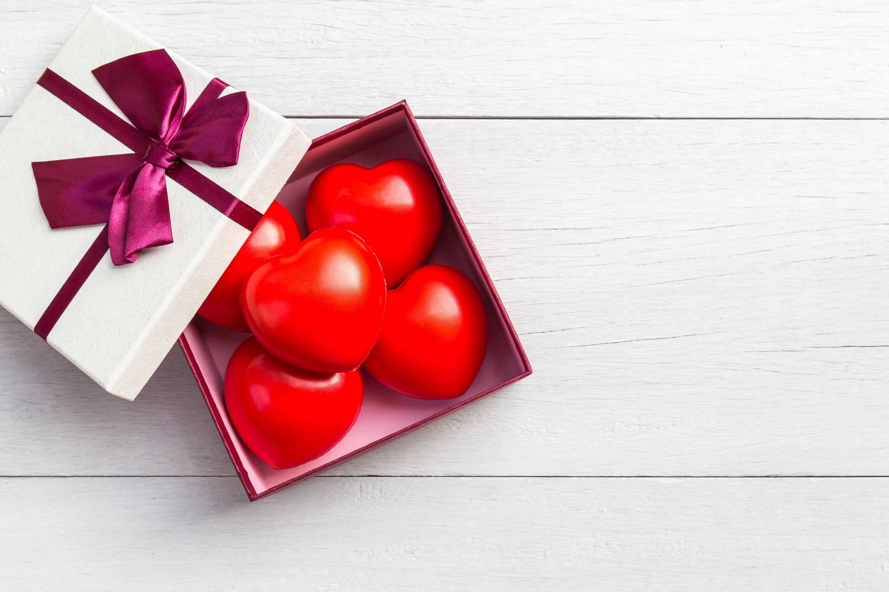 Подарок сердца фото Скачать обои любовь, коробка, подарок, сердечки, red, love, box, romantic, разде