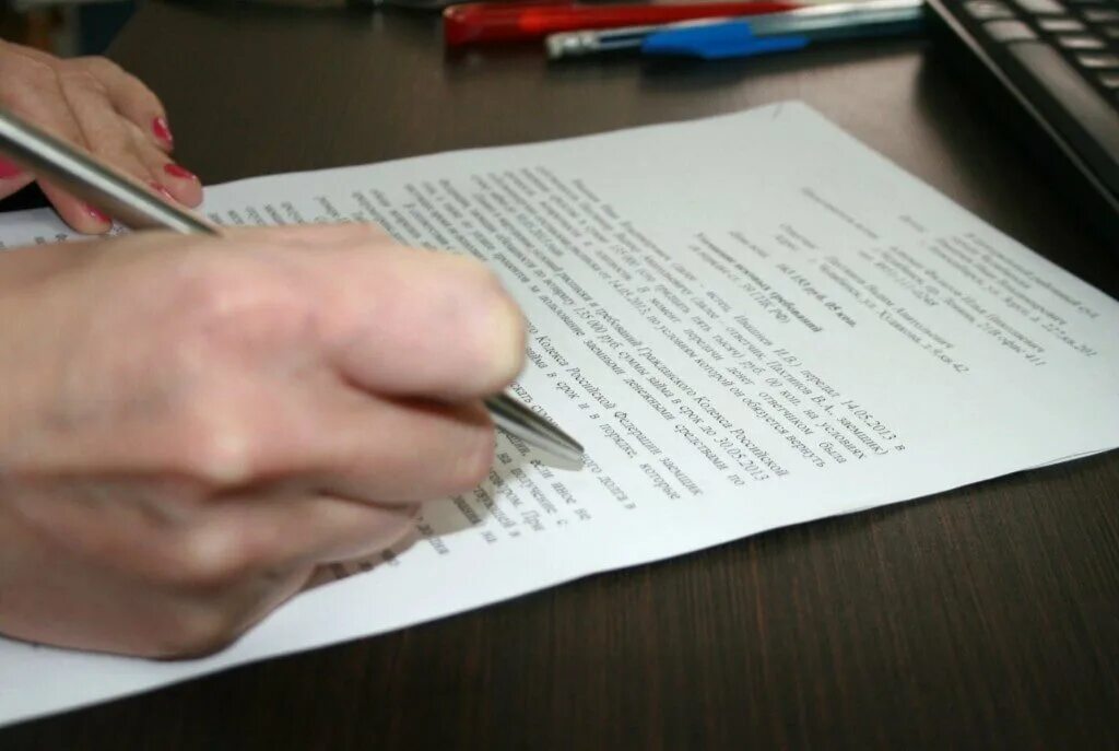 Подать в суд за фото Онлайн нотариус заверить доверенность в Екатеринбурге: 102 юриста со средним рей