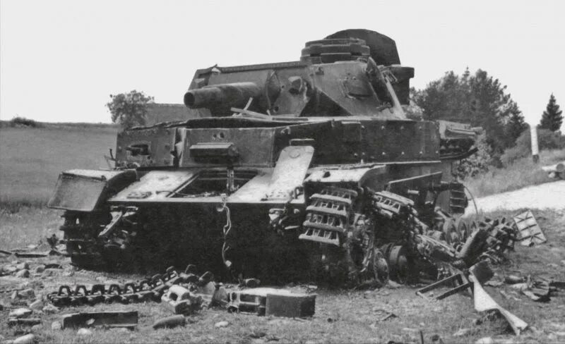 Подбитые танки второй мировой войны фото Фото: Подбитый танк Pz. Kpfw. IV Ausf. Е 39-го танкового полка 17-й танковой див