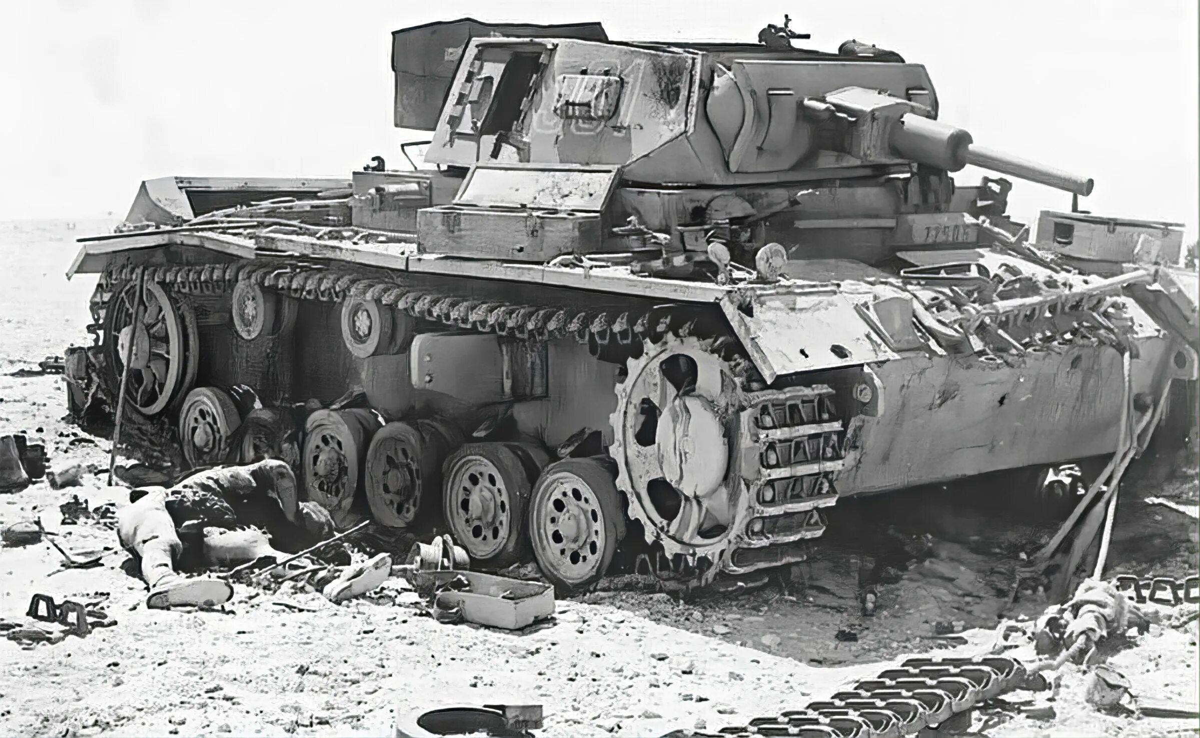 Подбитые танки второй мировой войны фото Asisbiz German armor DAK Panzer PzKpfw IV tank White 501 destroyed by Allied for