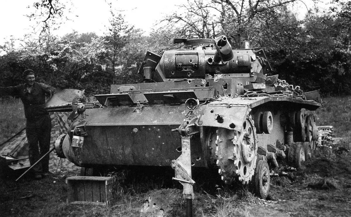 Подбитые танки второй мировой войны фото Messages from the Soviet Information Bureau about losses in military equipment