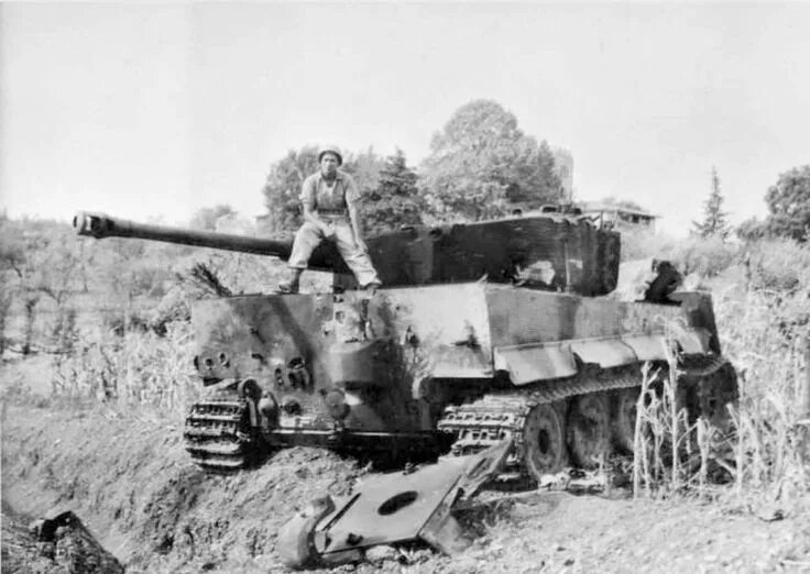Подбитый танк тигр фото Pin on tank TIGER 1